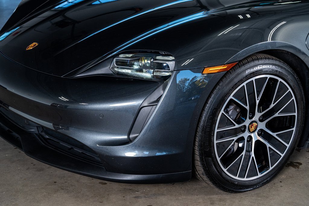 Used 2021 Porsche Taycan image 12