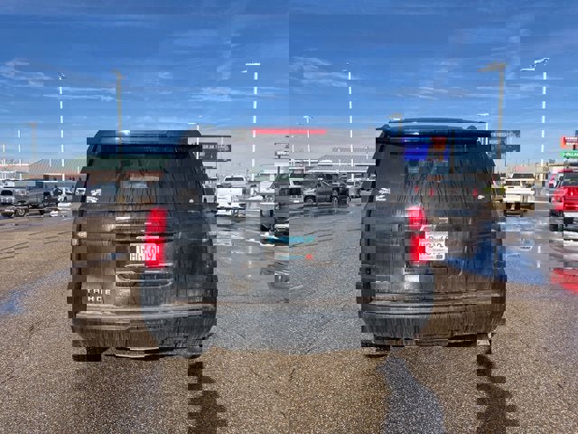 Used 2018 Chevrolet Tahoe LT w/ LT Signature Package image 4