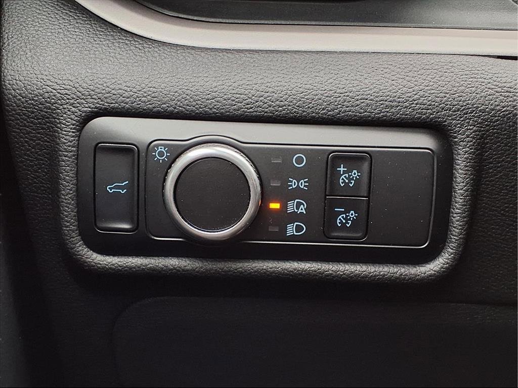 Used 2023 Ford Explorer XLT image 16