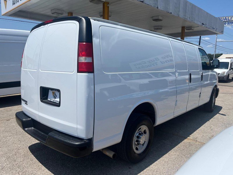 Used 2015 Chevrolet Express 3500 Extended image 4