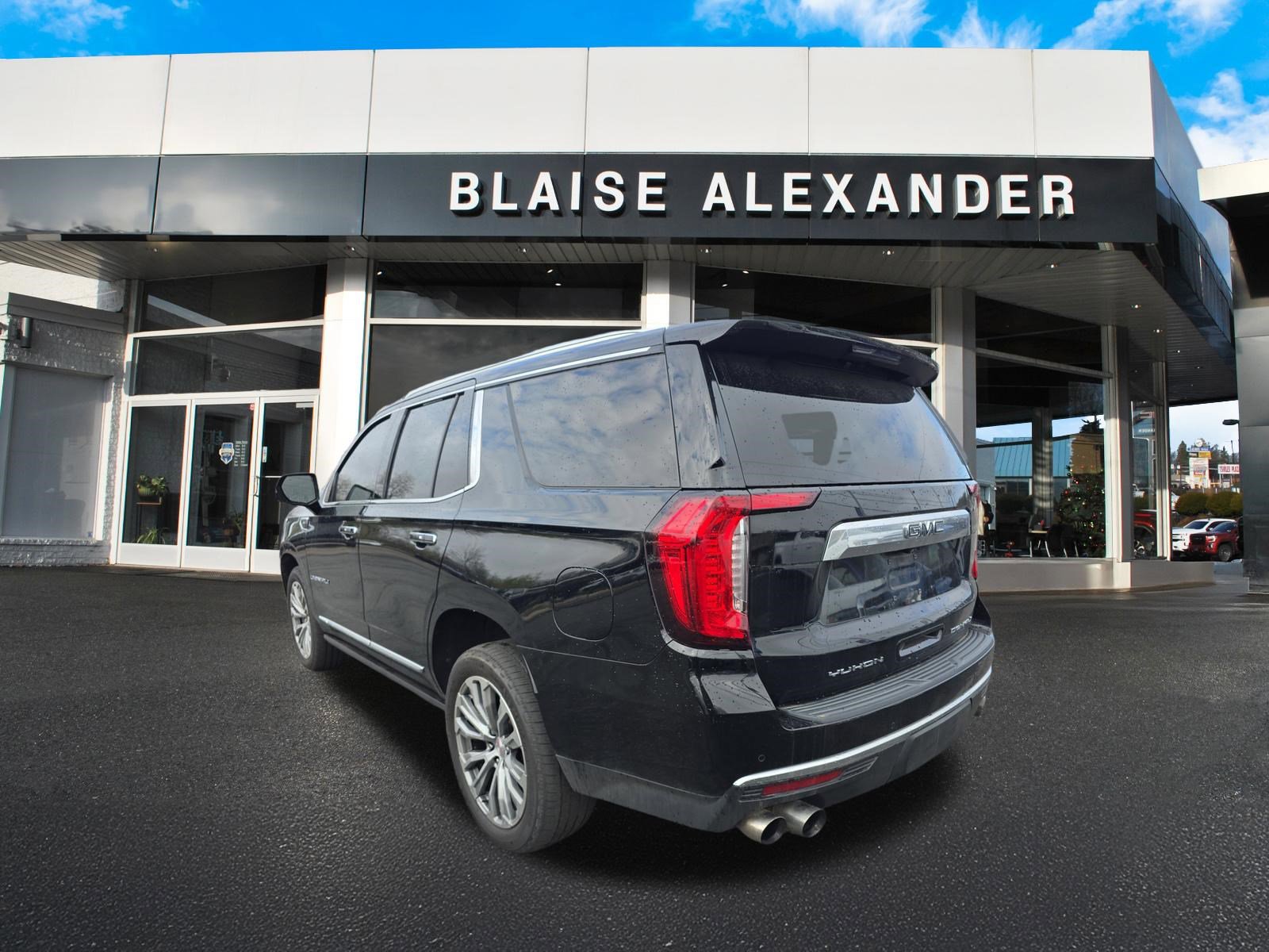 Used 2021 GMC Yukon Denali w/ Denali Premium Package AWD/4WD image 6