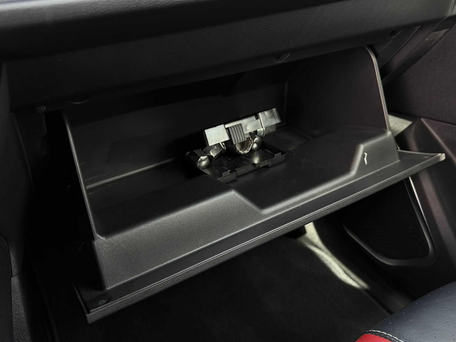 Used 2026 Chevrolet Traverse RS w/ LPO, Floor Liner Package FWD image 20