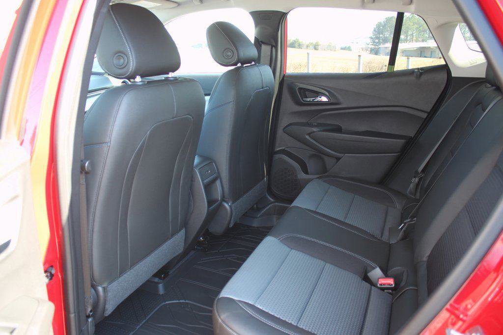 New 2026 Chevrolet Trax LT w/ Driver Confidence Package image 5