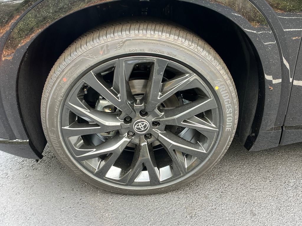 New 2025 Toyota Crown Signia w/ Advanced Technology Package image 25