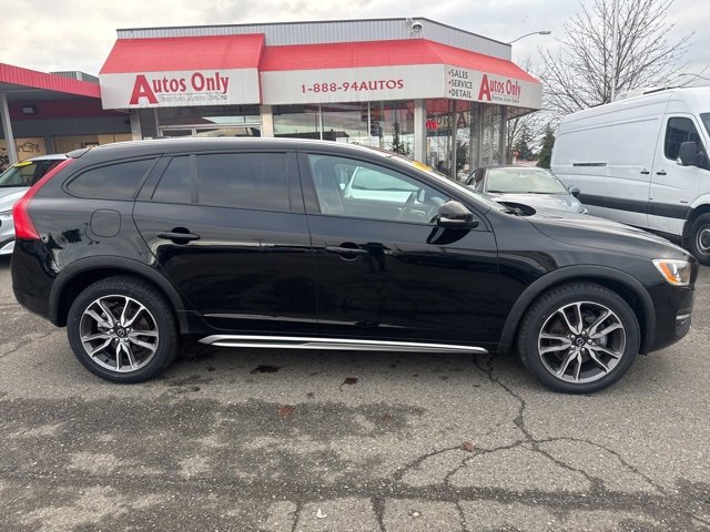 Used 2015 Volvo V60 T5 Cross Country image 4
