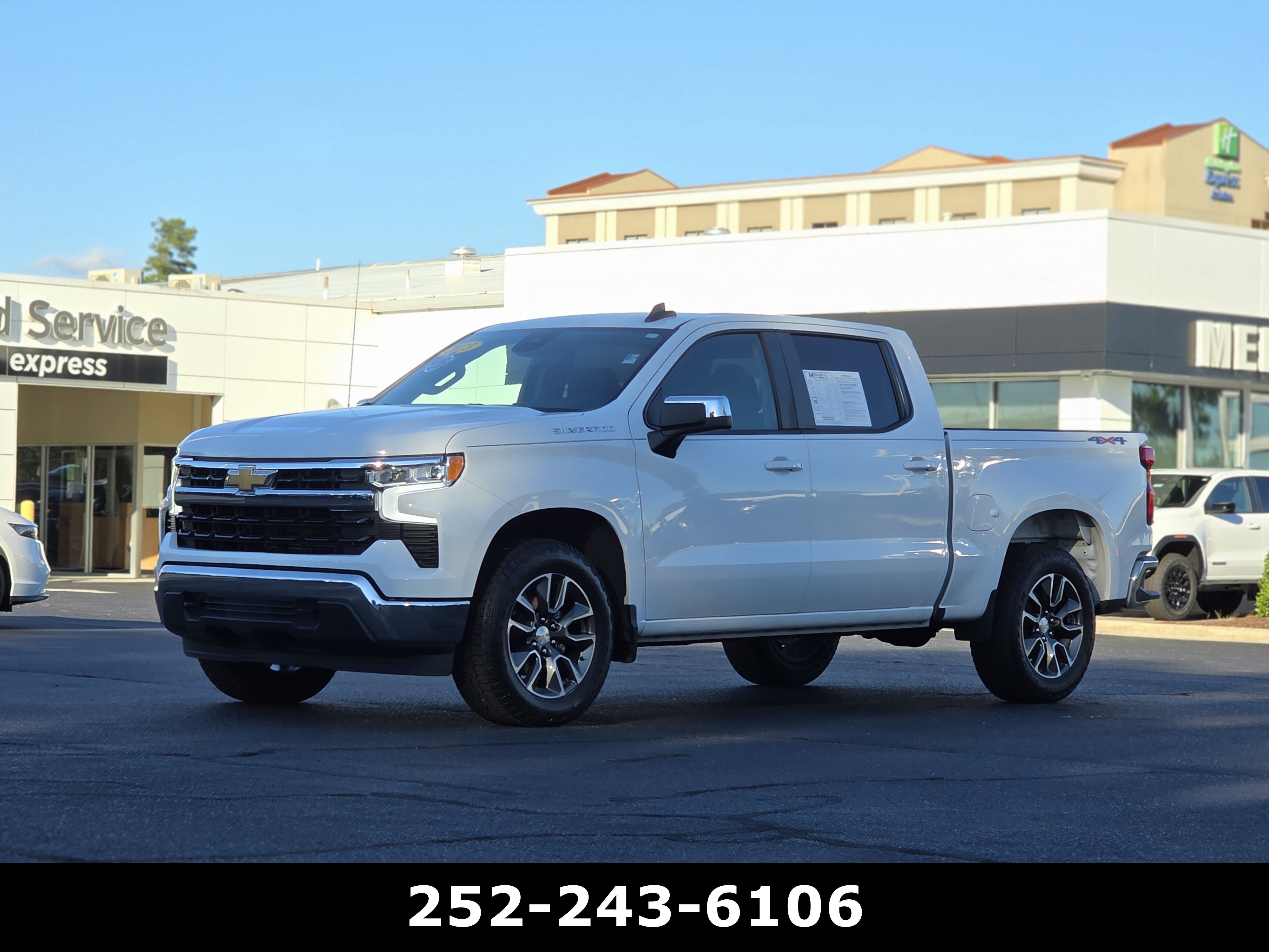 Used 2023 Chevrolet Silverado 1500 LT AWD/4WD image 3