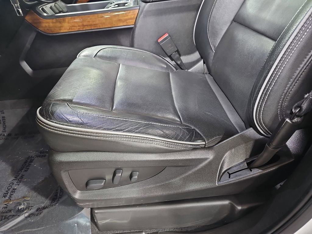 Used 2018 Chevrolet Silverado 1500 High Country image 34