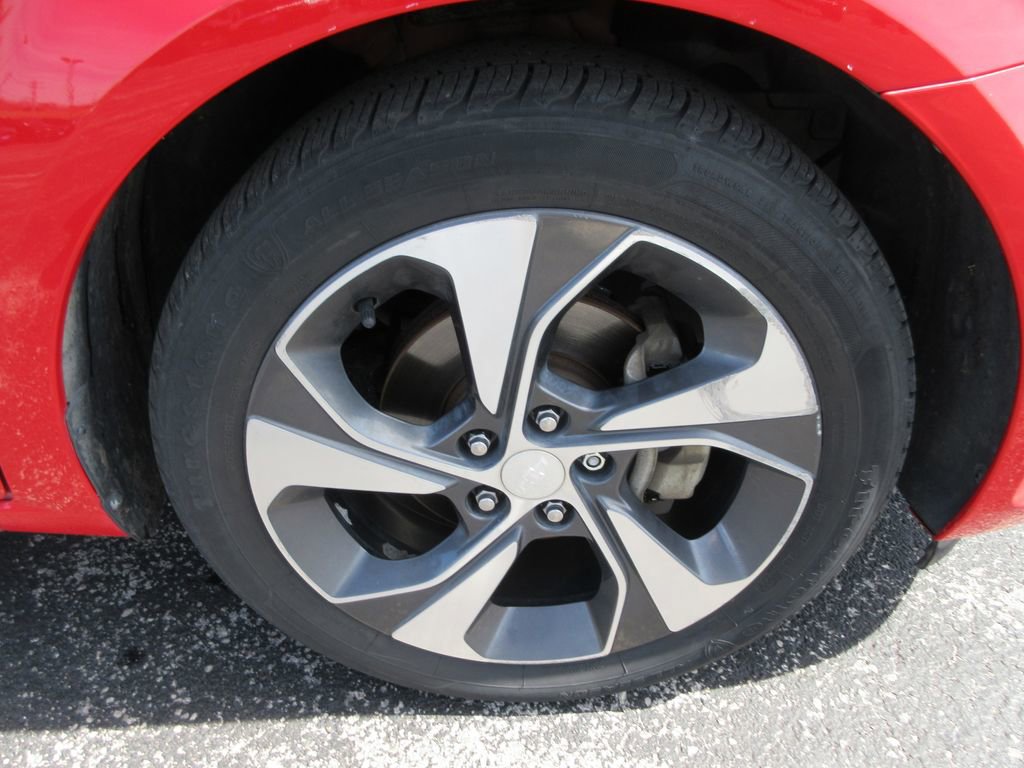 Certified 2017 Chevrolet Sonic Premier image 9