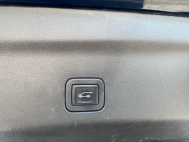Used 2025 Chevrolet Tahoe LT AWD/4WD image 16