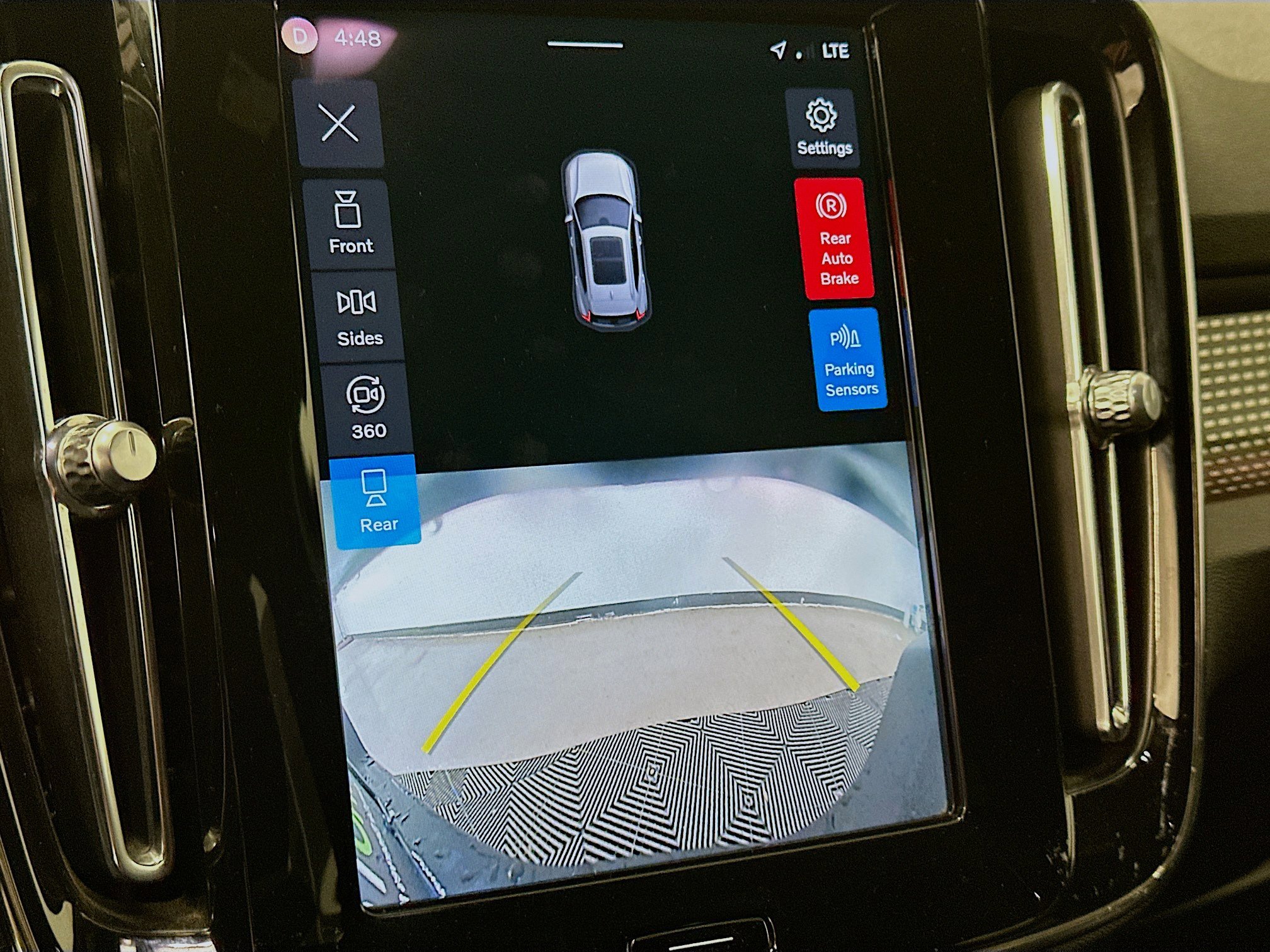 Used 2021 Volvo XC40 P8 Recharge image 23