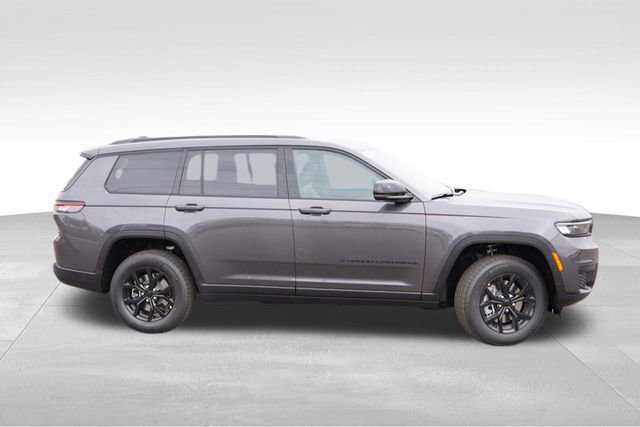 New 2025 Jeep Grand Cherokee L Altitude image 2
