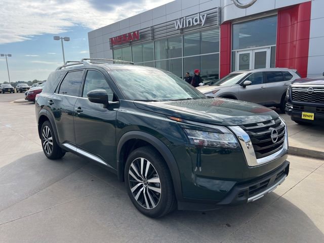 Used 2024 Nissan Pathfinder Platinum