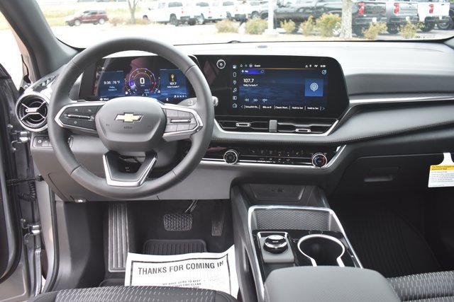 New 2027 Chevrolet Equinox LT w/ Safety and Technology Package FWD image 17