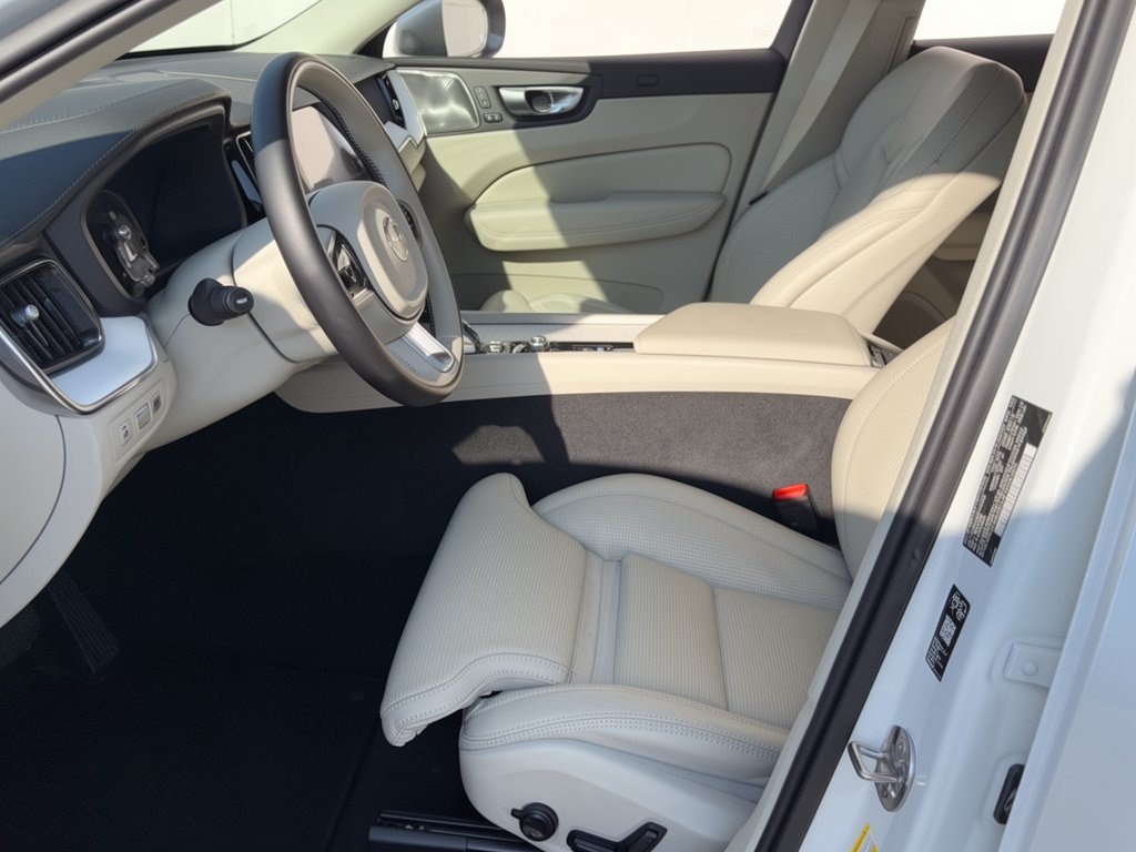Used 2026 Volvo XC60 B5 Ultra AWD/4WD image 5