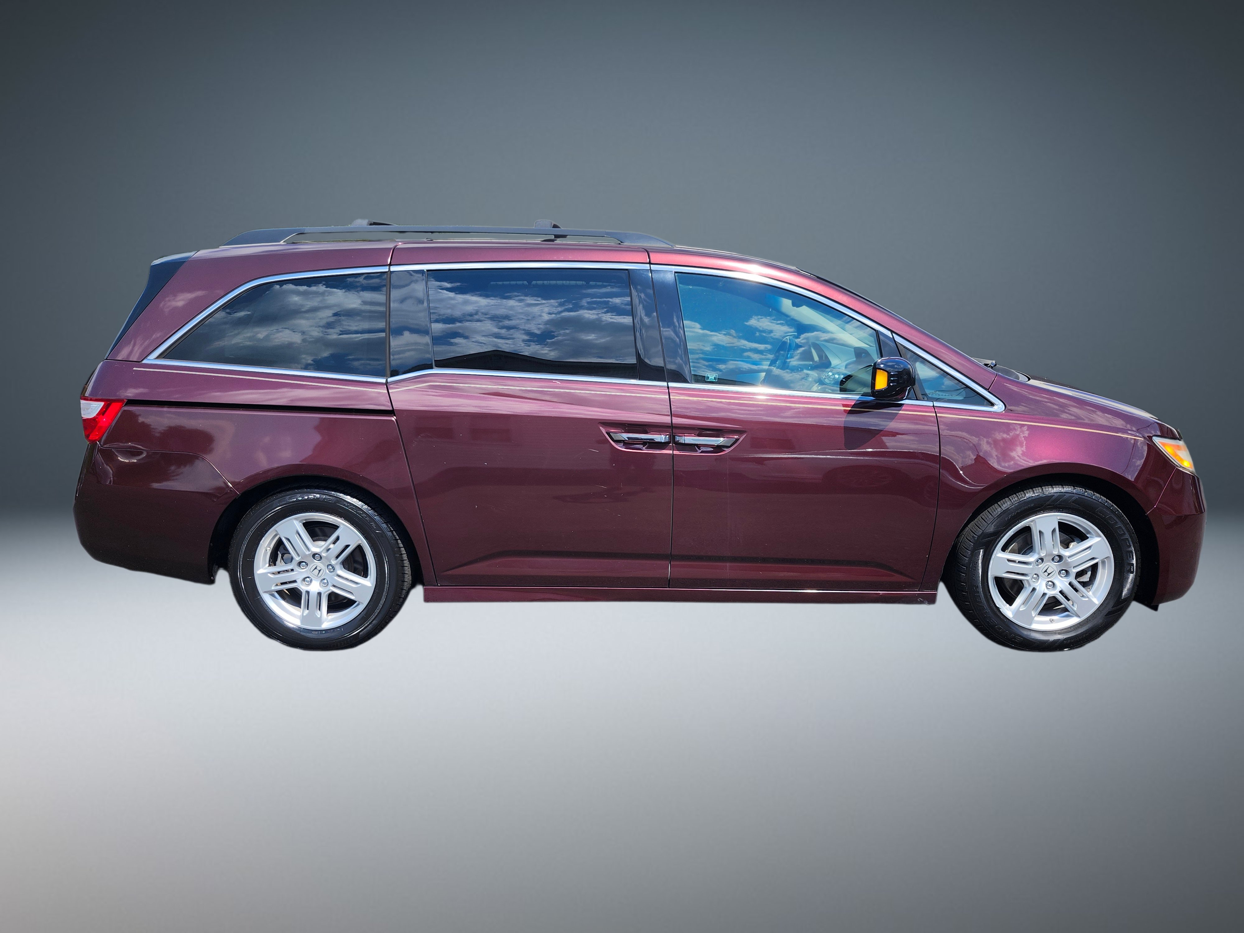 Used 2012 Honda Odyssey Touring image 2