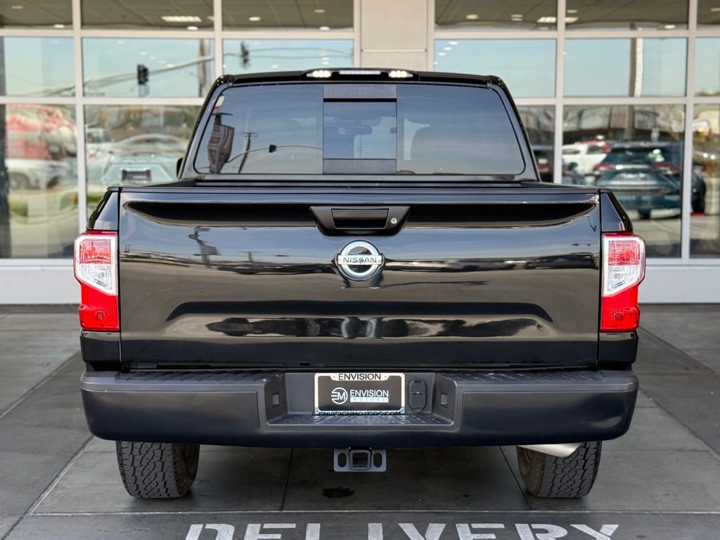 Used 2017 Nissan Titan S image 9