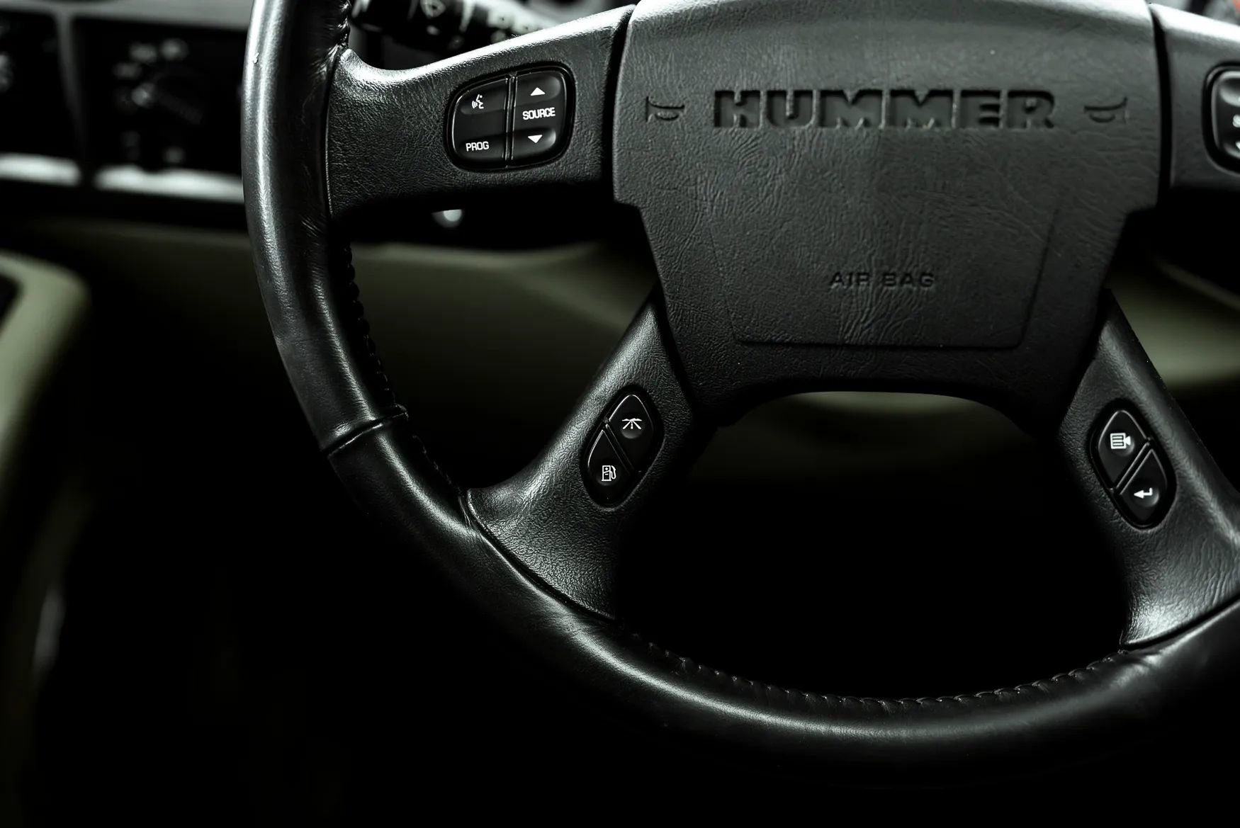 Used 2003 HUMMER H2 Luxury w/ Preferred Equipment Group AWD/4WD image 39