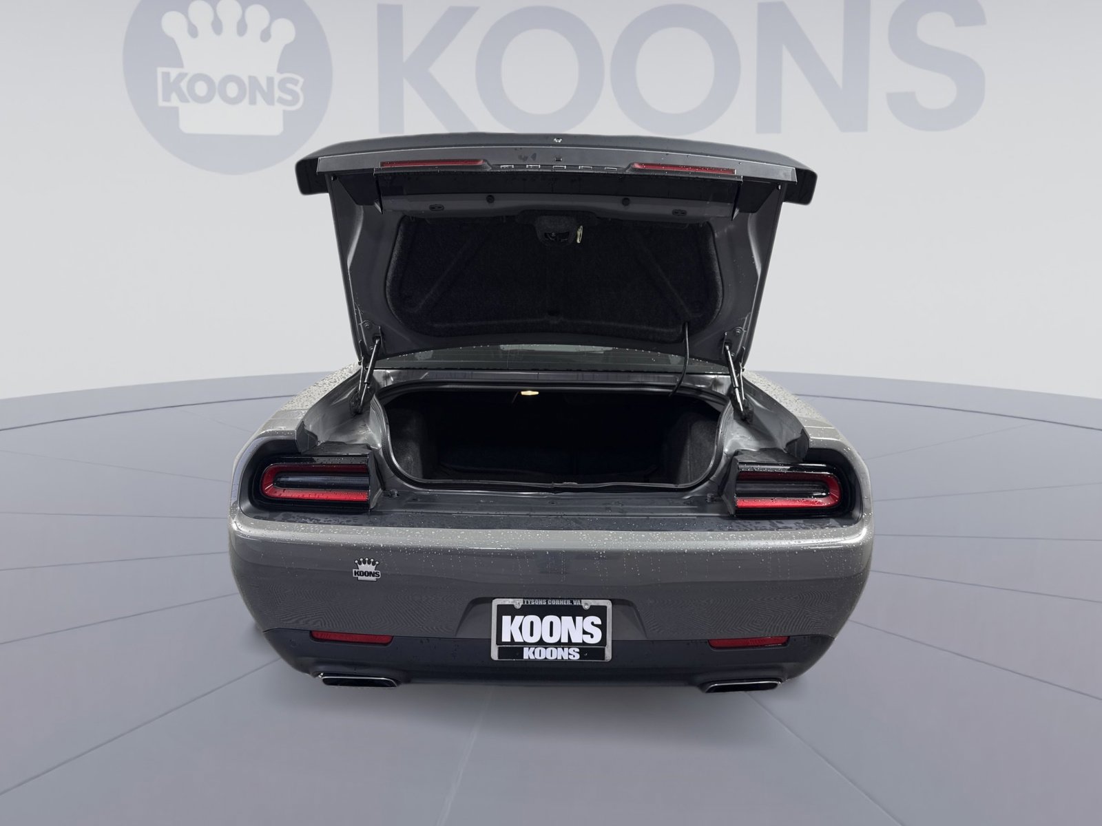 Used 2018 Dodge Challenger R/T Scat Pack w/ Dynamics Package RWD image 26