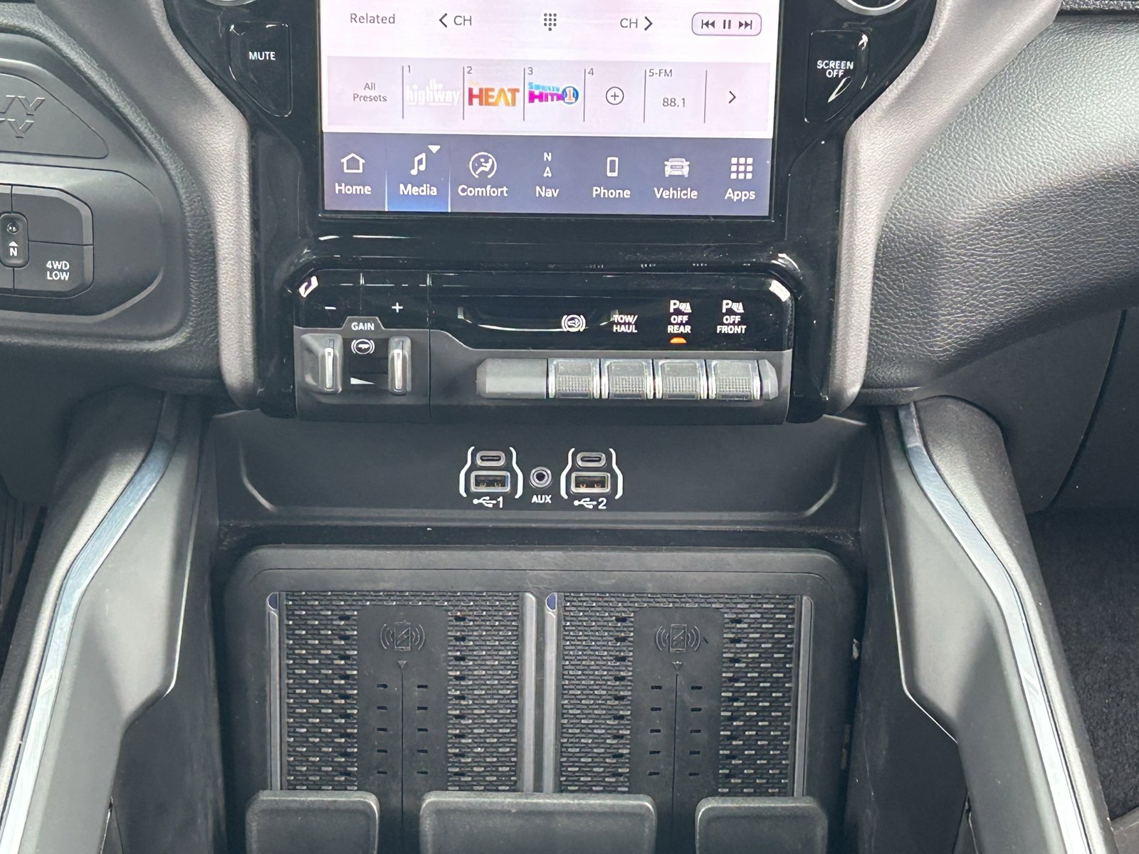 Used 2025 RAM 2500 Laramie image 21