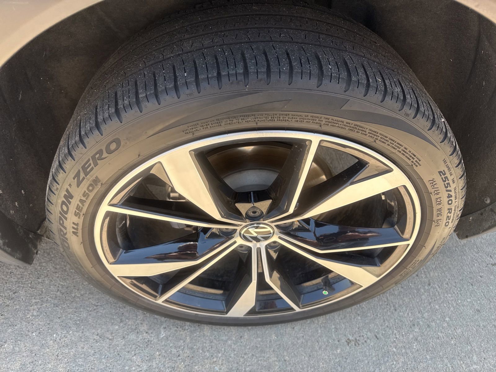 Used 2024 Volkswagen Tiguan SEL R-Line AWD/4WD image 14