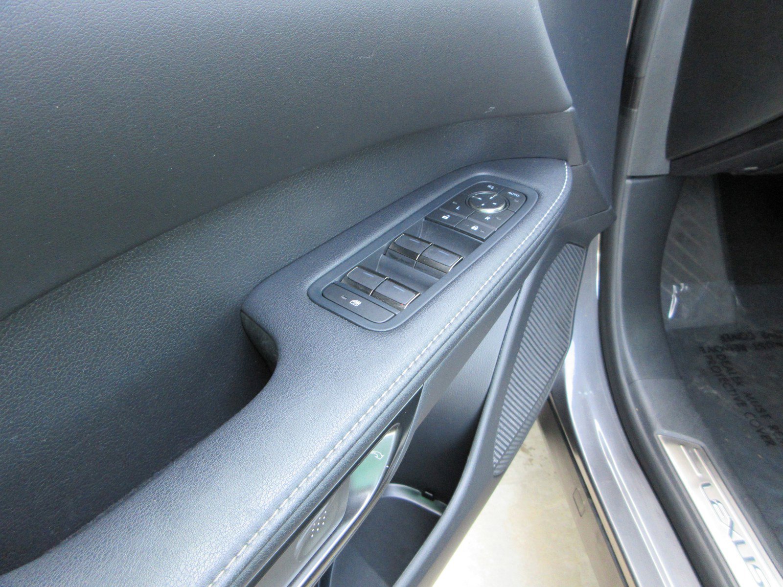 Used 2025 Lexus RX 350h w/ Convenience Package AWD/4WD image 28