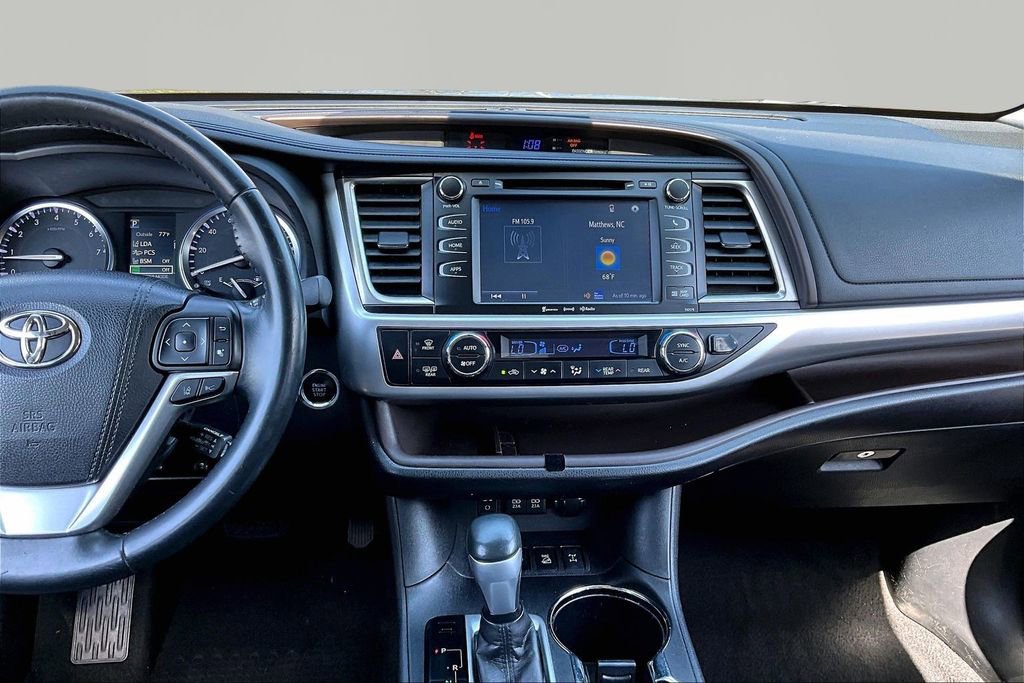 Used 2017 Toyota Highlander XLE image 9