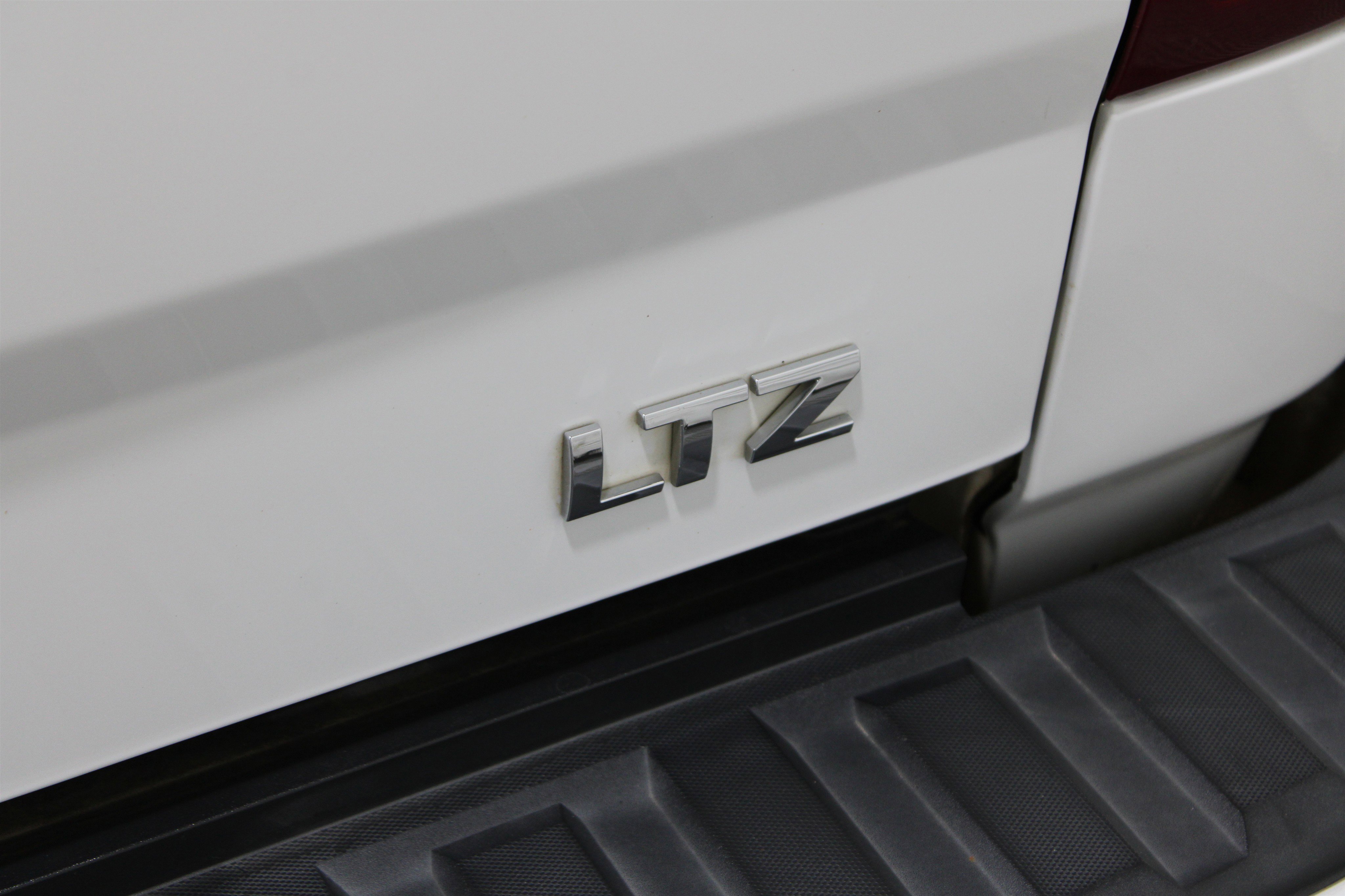 Used 2018 Chevrolet Silverado 1500 LTZ Z71 w/ LTZ Plus Package image 32