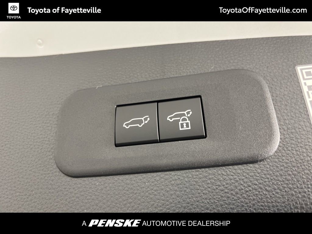 New 2025 Toyota Crown Signia image 23