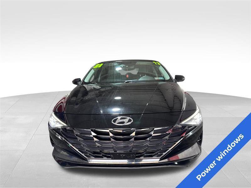 Used 2021 Hyundai Elantra Limited w/ Cargo Package image 2