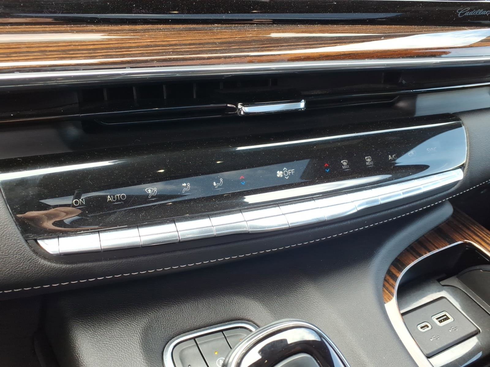 Used 2023 Cadillac Escalade Premium Luxury AWD/4WD image 23
