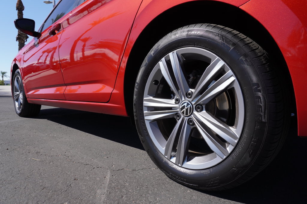 Used 2023 Volkswagen Jetta SE FWD image 6