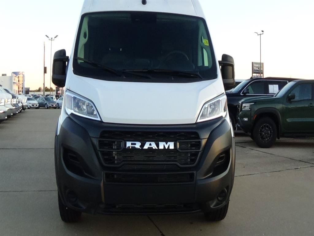 Used 2025 RAM ProMaster 2500 w/ Storage Group FWD image 3
