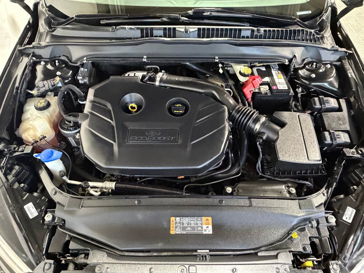 Used 2014 Ford Fusion SE w/ Equipment Group 202A FWD image 29