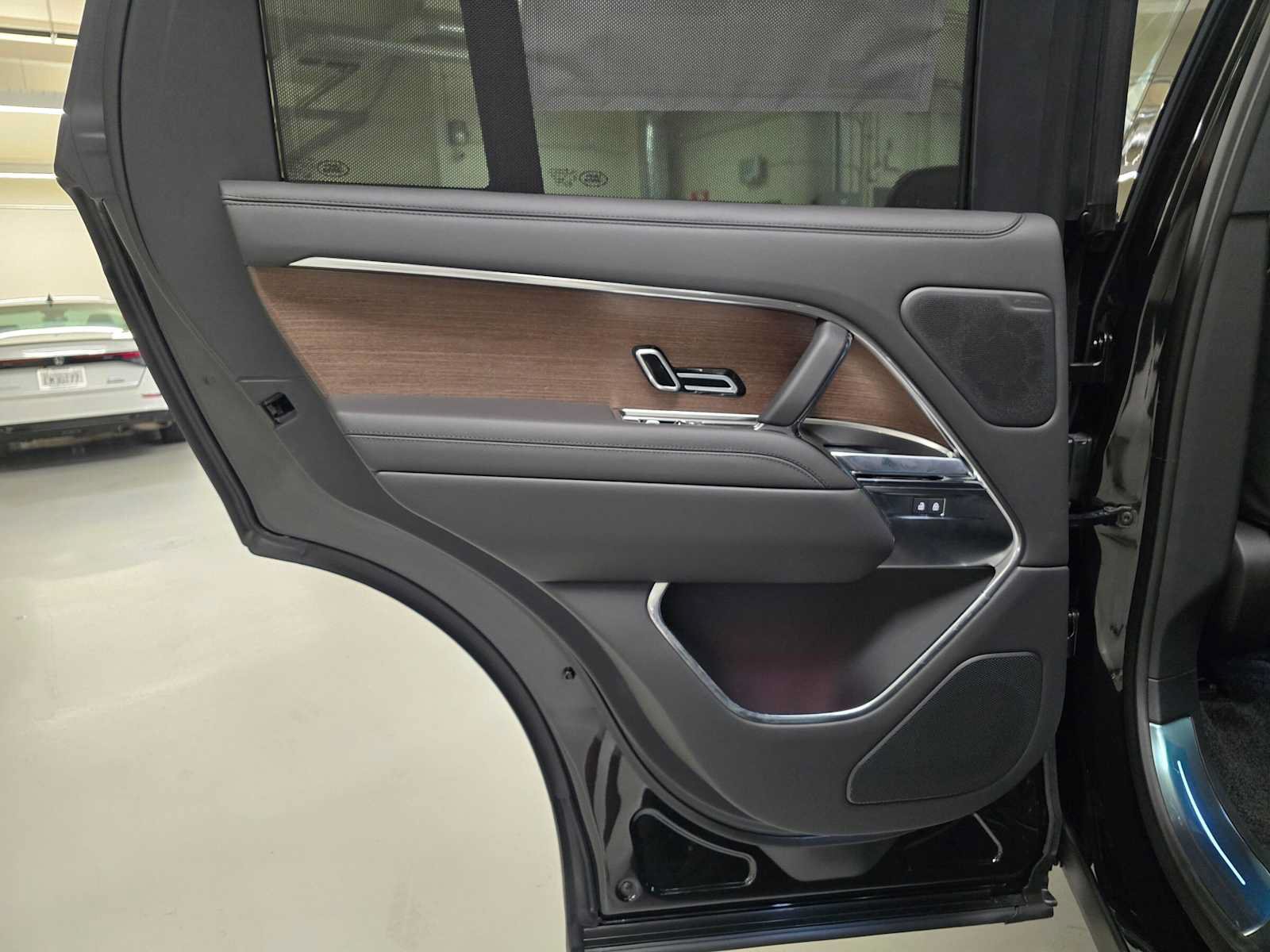 New 2026 Land Rover Range Rover SE AWD/4WD image 16