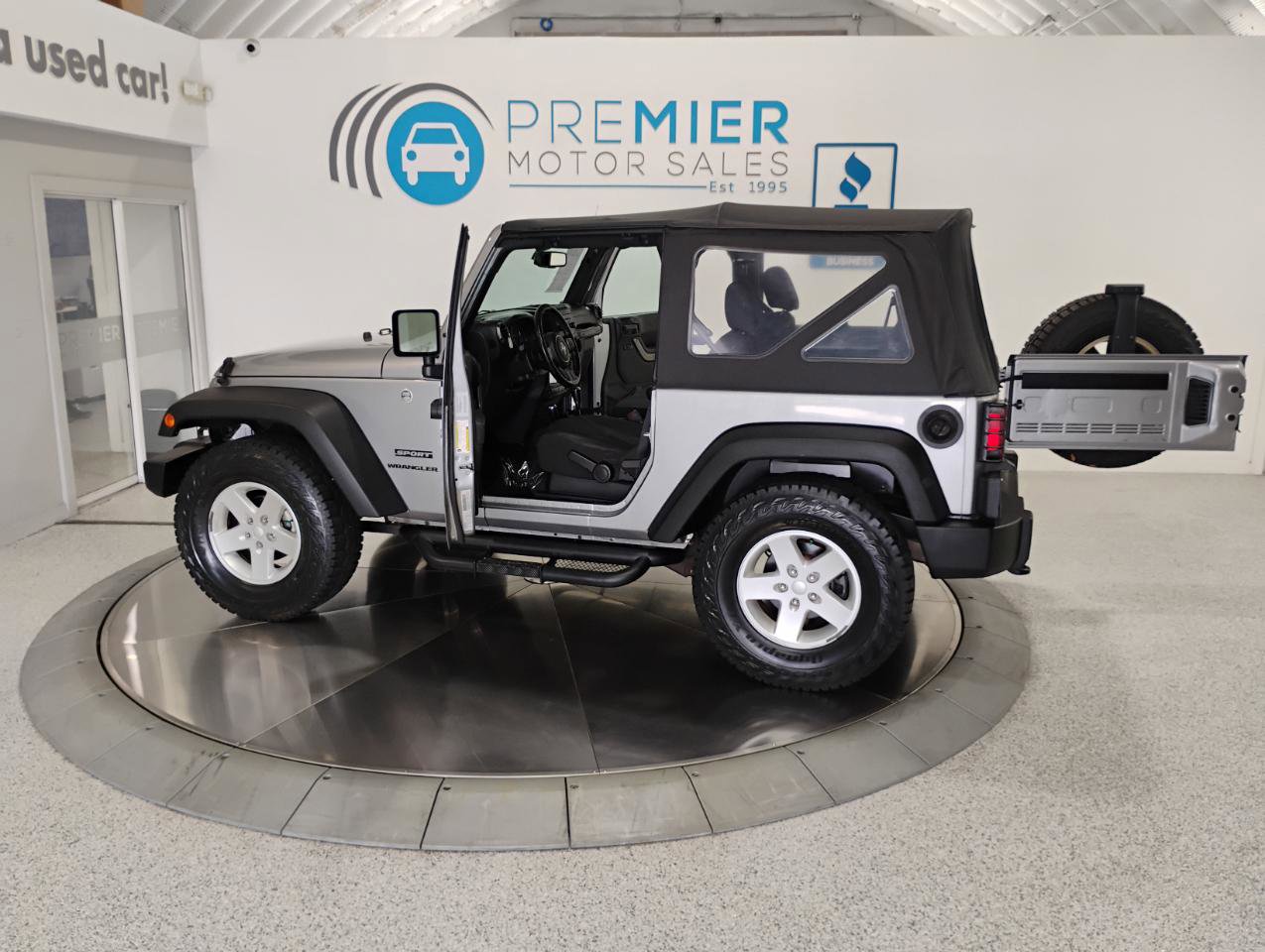 Used 2016 Jeep Wrangler Sport w/ Quick Order Package 24S AWD/4WD image 14