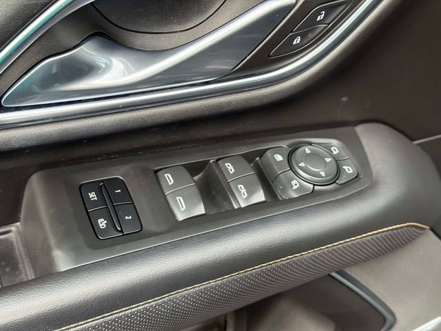 Used 2022 GMC Yukon XL AT4 w/ Technology Package image 15