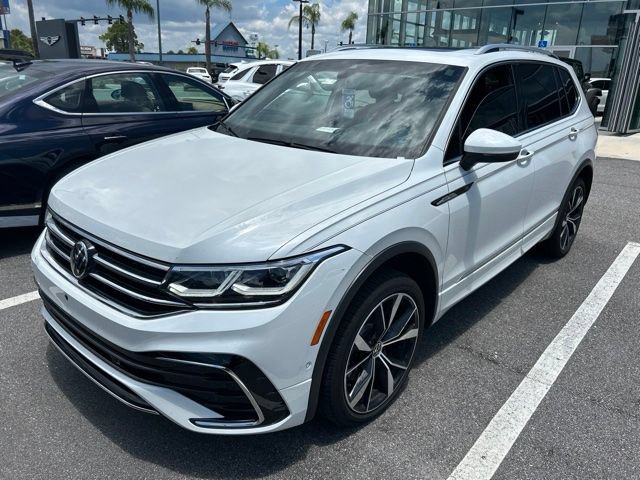 Used 2024 Volkswagen Tiguan SEL R-Line AWD/4WD image 1