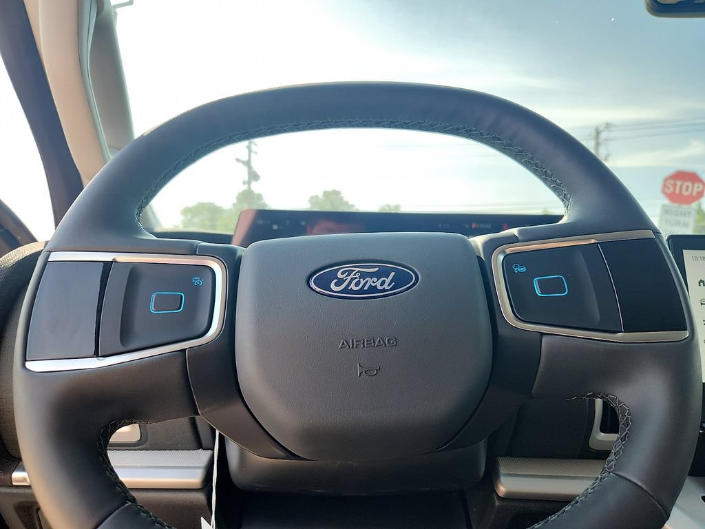 New 2026 Ford Expedition Active AWD/4WD image 9