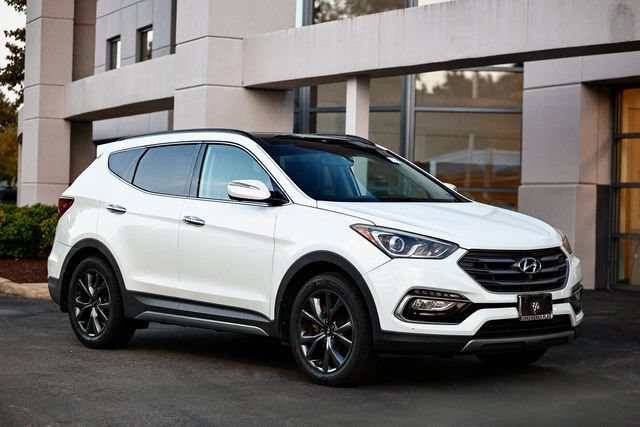 Used 2017 Hyundai Santa Fe Sport FWD image 1