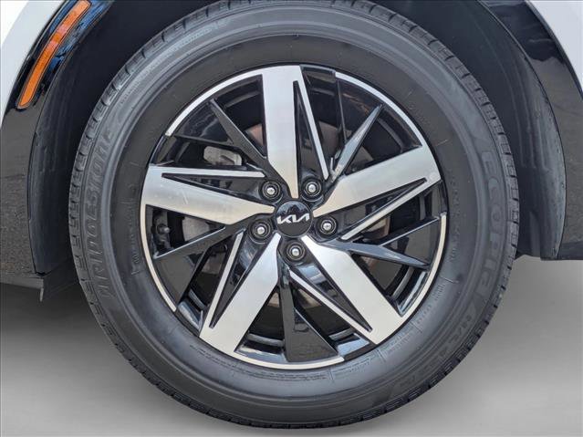 Used 2022 Kia Sorento S image 22