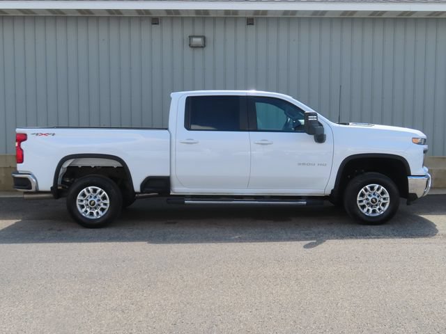 Used 2025 Chevrolet Silverado 2500 LT w/ Convenience Package AWD/4WD image 2