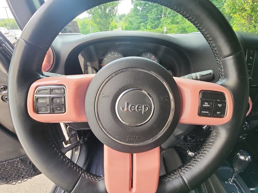 Used 2017 Jeep Wrangler Unlimited Sahara AWD/4WD image 16