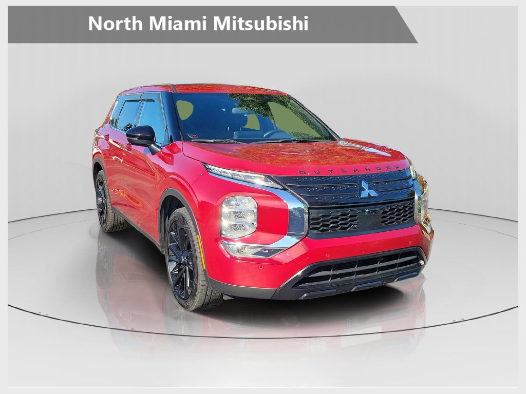 Used 2023 Mitsubishi Outlander SE Black Edition FWD image 1
