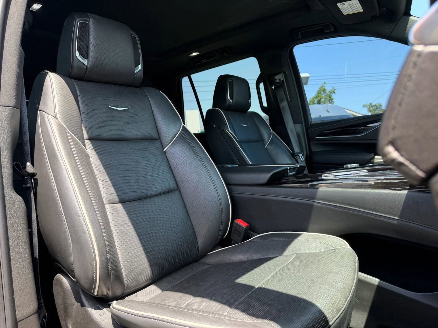 Used 2022 Cadillac Escalade Sport RWD image 18