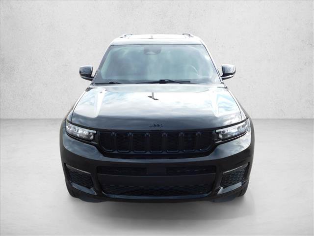 Used 2025 Jeep Grand Cherokee L Limited w/ Black Appearance Package AWD/4WD video 3