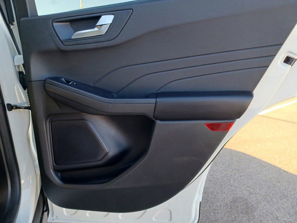 Used 2023 Ford Escape SE image 11