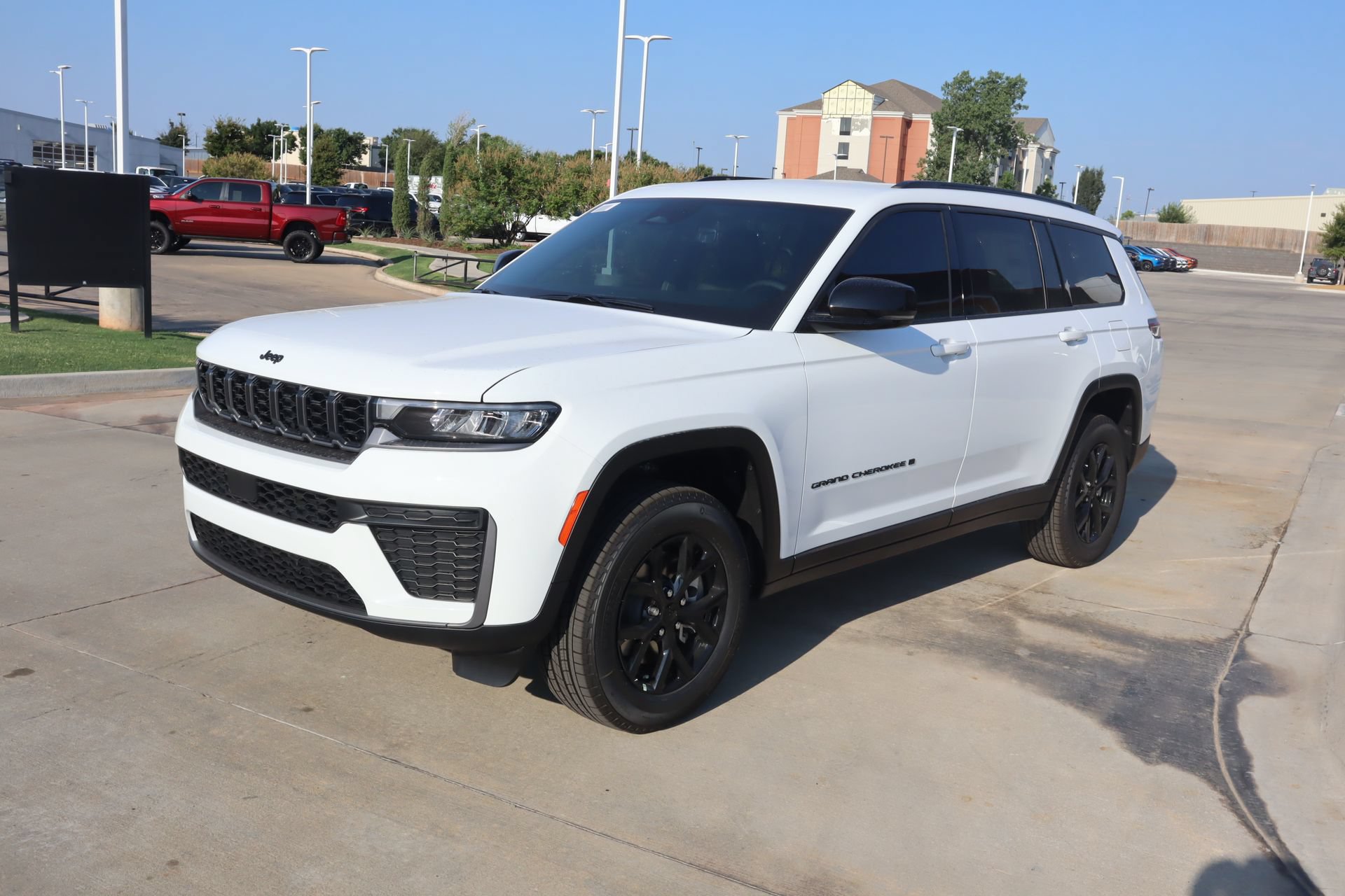 New 2026 Jeep Grand Cherokee L 4WD image 11