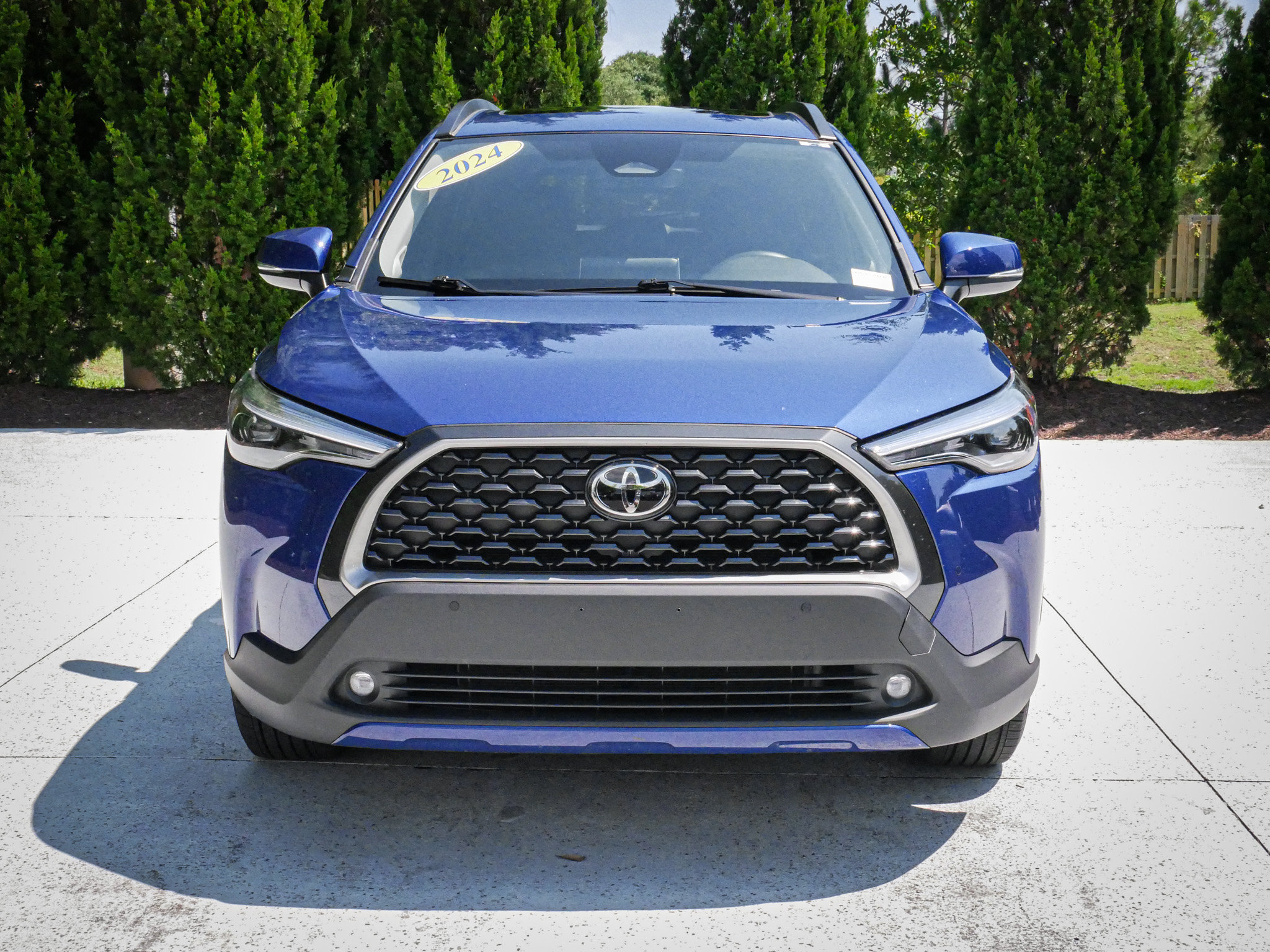 Used 2024 Toyota Corolla Cross XLE w/ Convenience Package AWD/4WD image 3