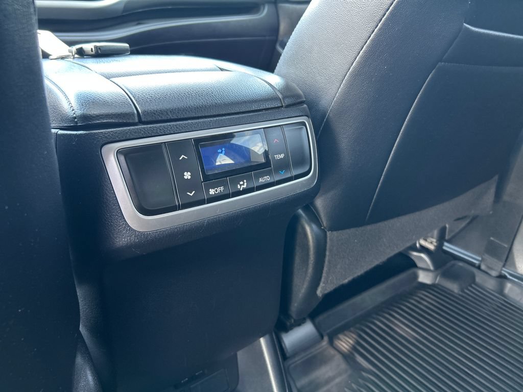 Used 2018 Toyota Highlander SE AWD/4WD image 30