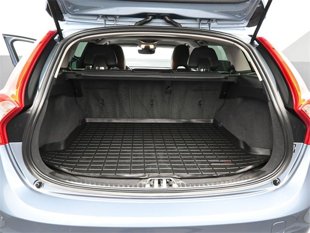 Used 2018 Volvo V60 T5 Cross Country w/ Convenience Package image 35